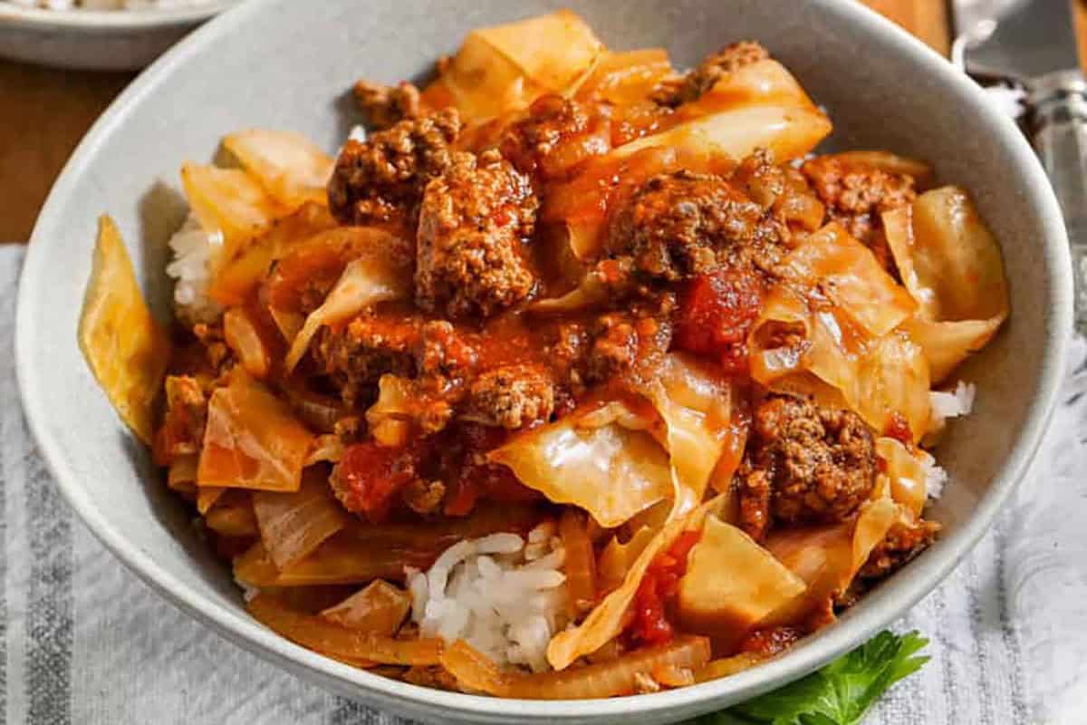 Budget-Friendly Ground Beef Cabbage: Mediterranean Skillet Dinner